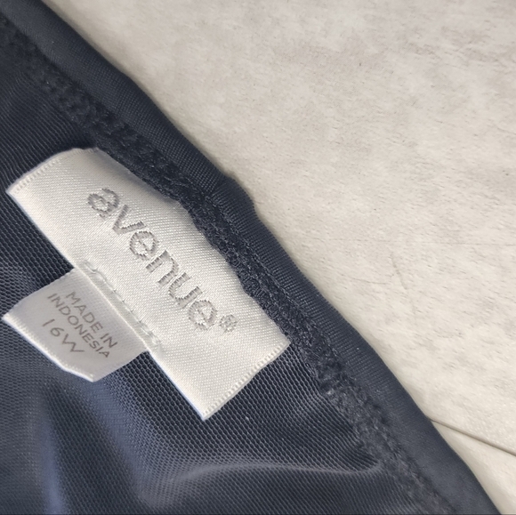 AVENUE bathing suit top NWT SZ 16 PERFECT COVERAGE - Picture 2 of 4